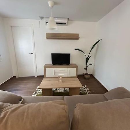 Petite California Duenas Apartment เซบีญา ภายนอก รูปภาพ