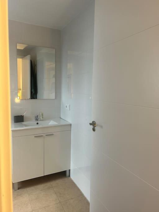 Petite California Duenas Apartment เซบีญา ภายนอก รูปภาพ