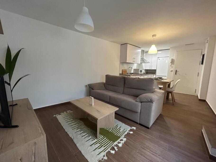 Petite California Duenas Apartment เซบีญา ภายนอก รูปภาพ